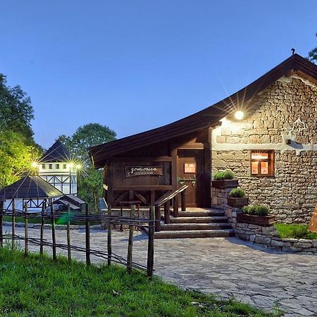Farm Stay Cardaklije Kulen Vakuf Ngoại thất bức ảnh