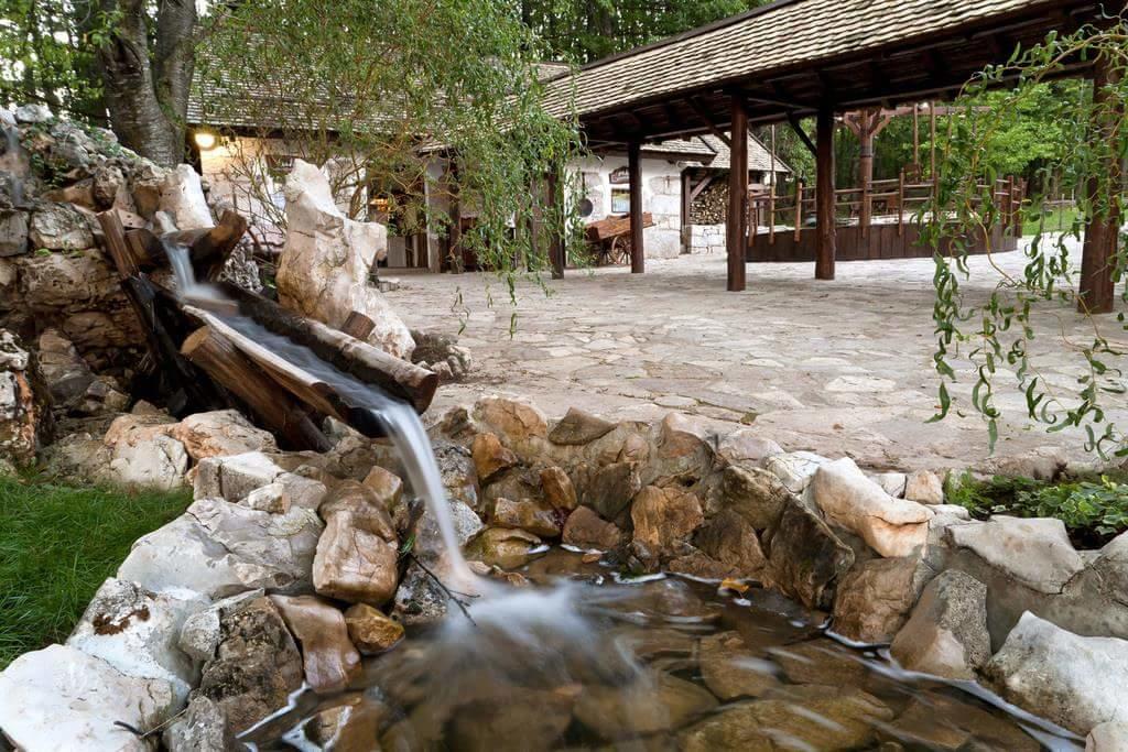 Farm Stay Cardaklije Kulen Vakuf Ngoại thất bức ảnh