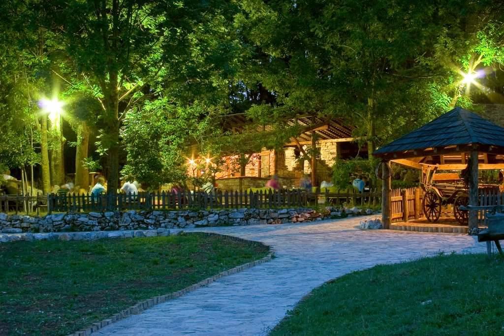 Farm Stay Cardaklije Kulen Vakuf Ngoại thất bức ảnh