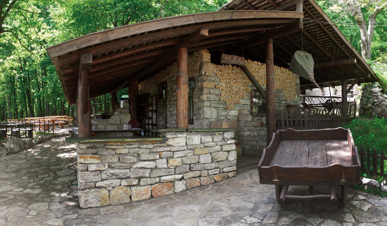 Farm Stay Cardaklije Kulen Vakuf Ngoại thất bức ảnh