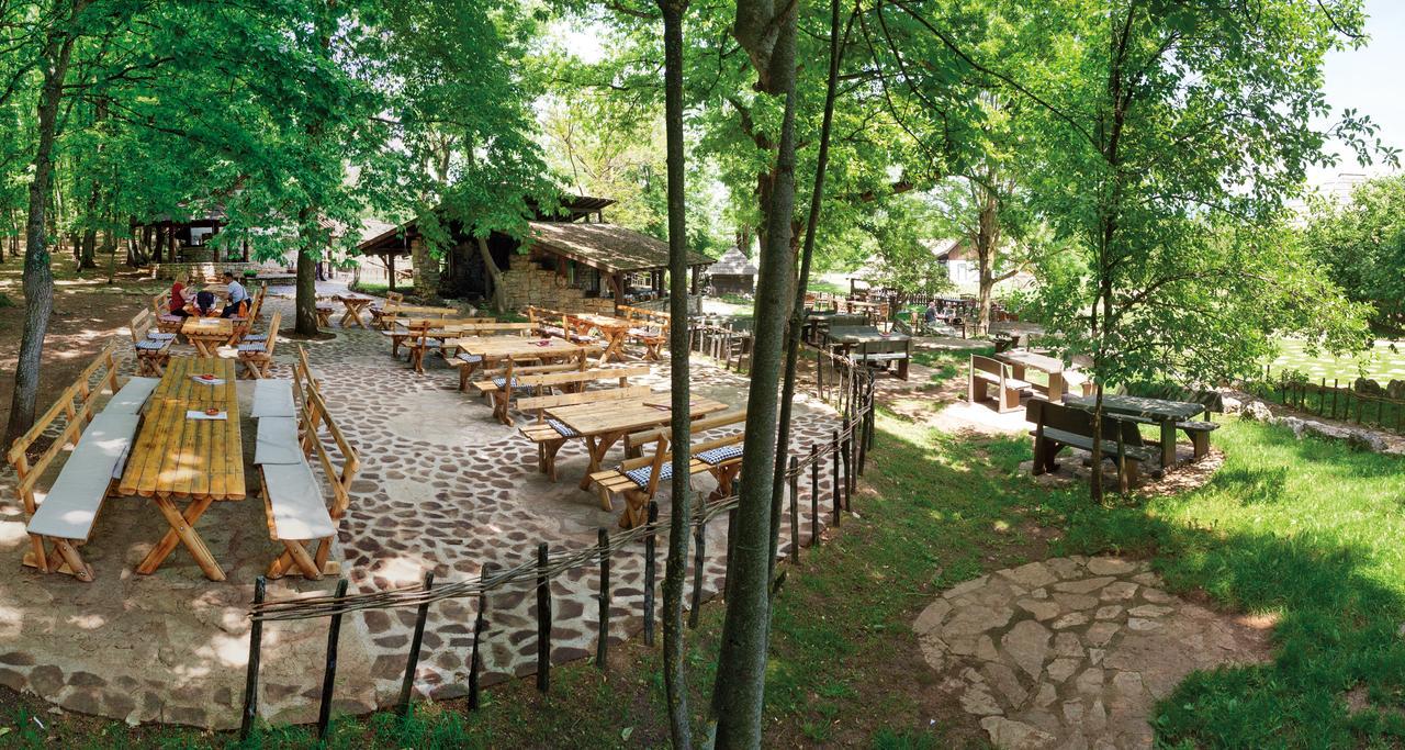 Farm Stay Cardaklije Kulen Vakuf Ngoại thất bức ảnh
