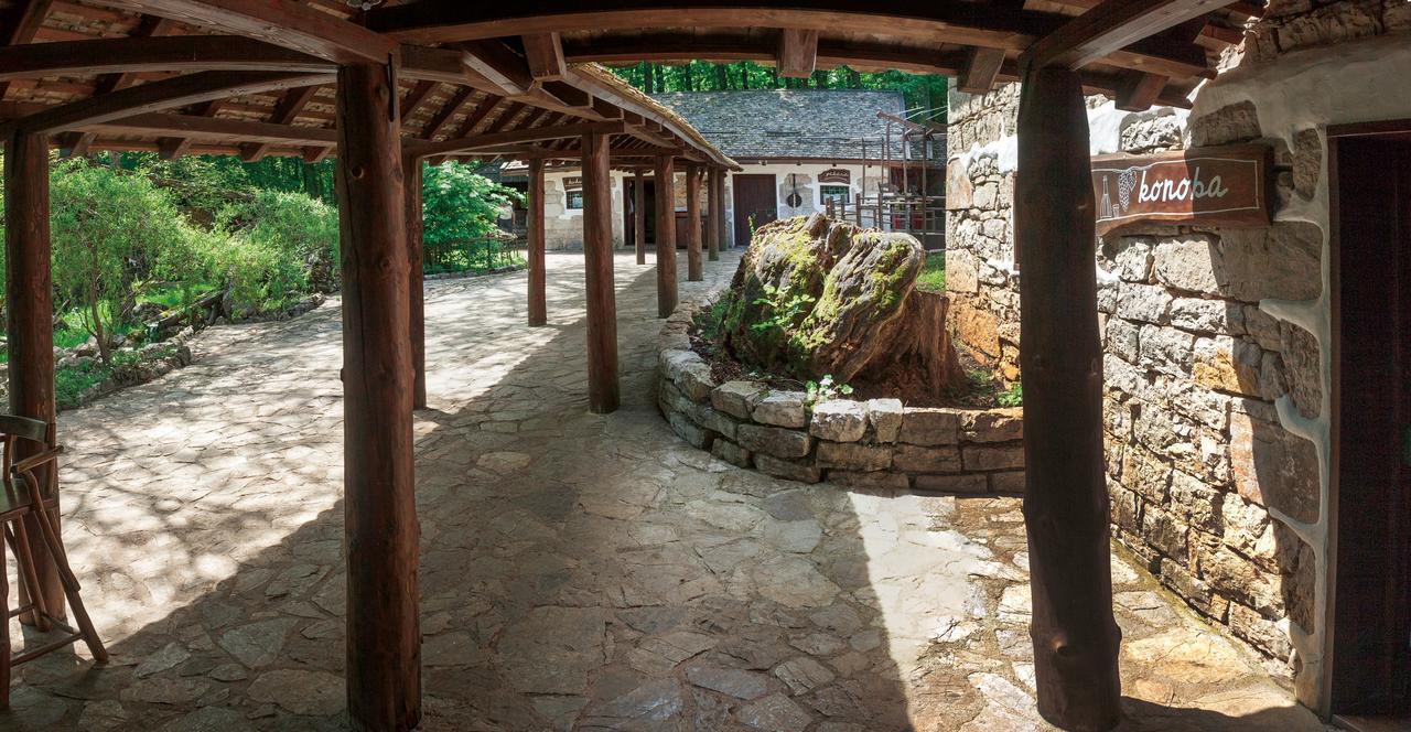 Farm Stay Cardaklije Kulen Vakuf Ngoại thất bức ảnh