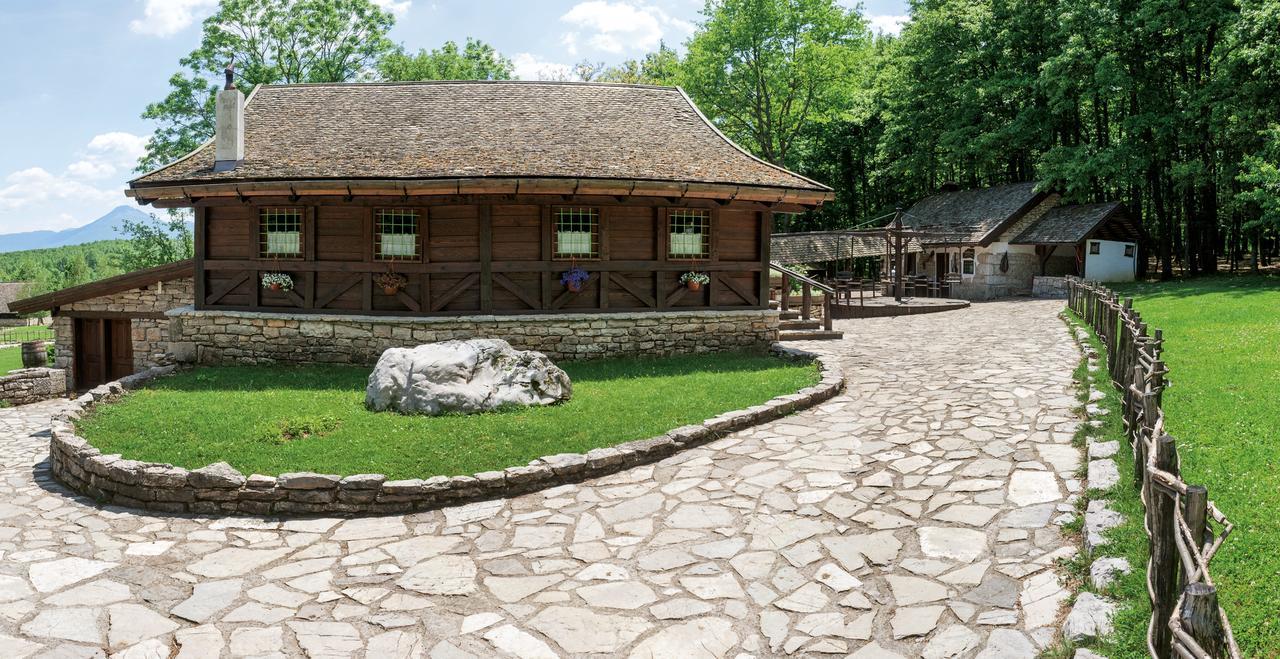 Farm Stay Cardaklije Kulen Vakuf Ngoại thất bức ảnh