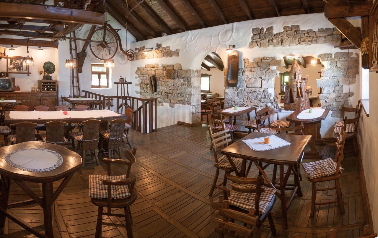 Farm Stay Cardaklije Kulen Vakuf Ngoại thất bức ảnh